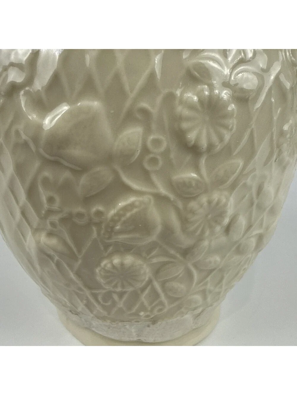 Vtg Pearlized Ceramic Lidded Potpourri Ginger Jar 3D Rose Lusterware Diffuser
